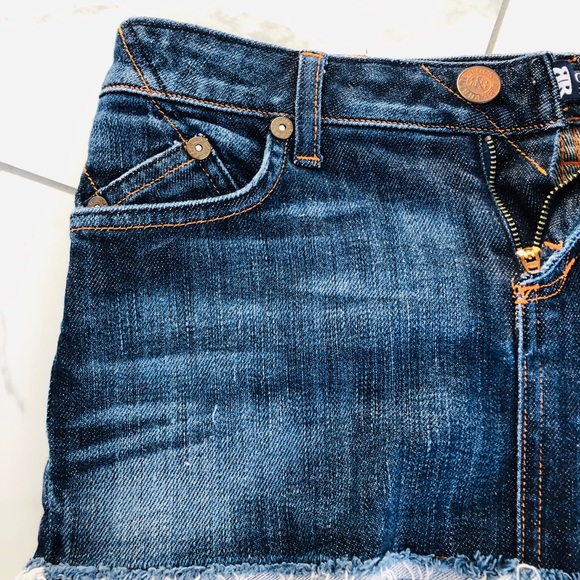 Rock & Republic mini denim skirt. Sz 26. - Picture 2 of 6